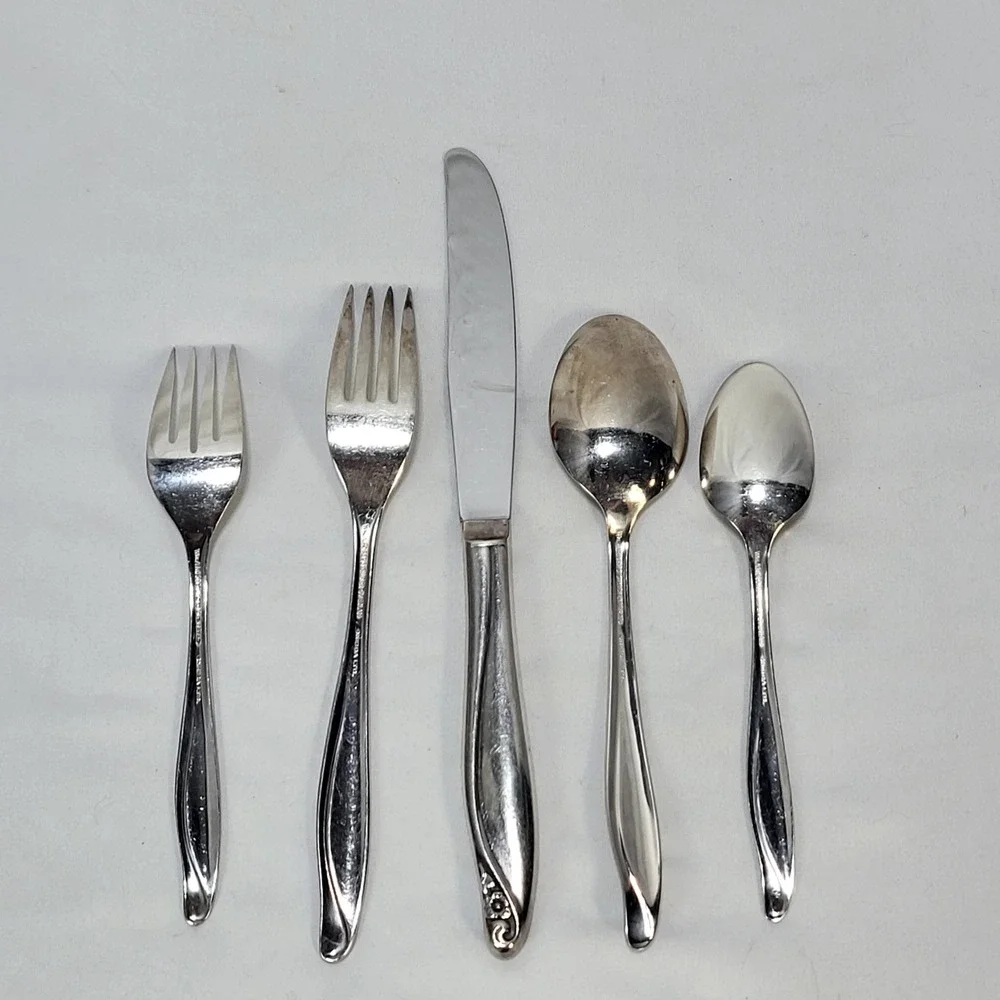 Oneida Silverplate Flatware Affection Pattern 5 Pc Place Setting Floral Scroll